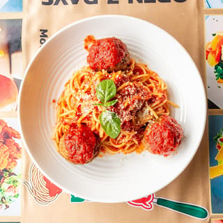 Classic Spaghetti & Meatballs